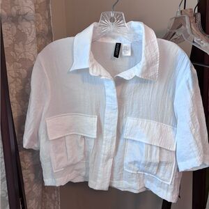 H&M white crop button down